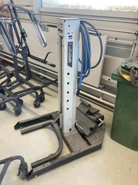 Mehr über den Artikel erfahren Spot Lift