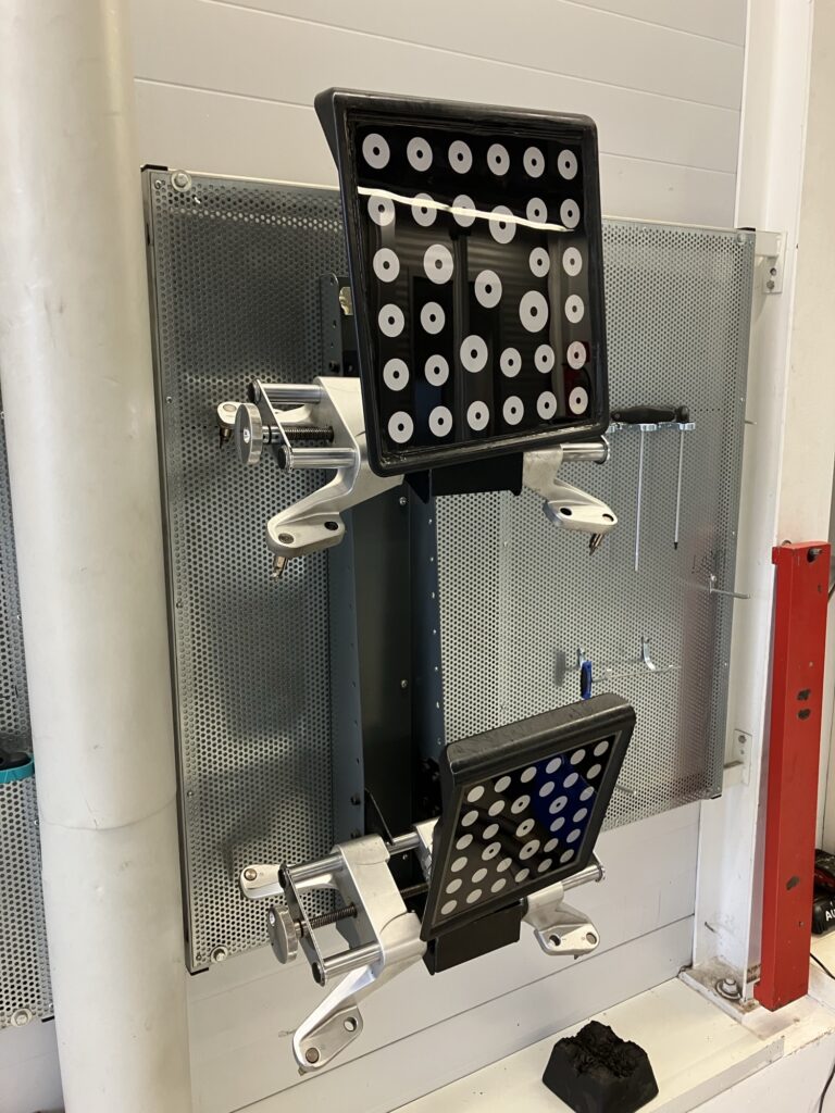 WG_ Achsmessgerät bitte in Gerätebörse geben unter Achsmessgeräte (8) 0325