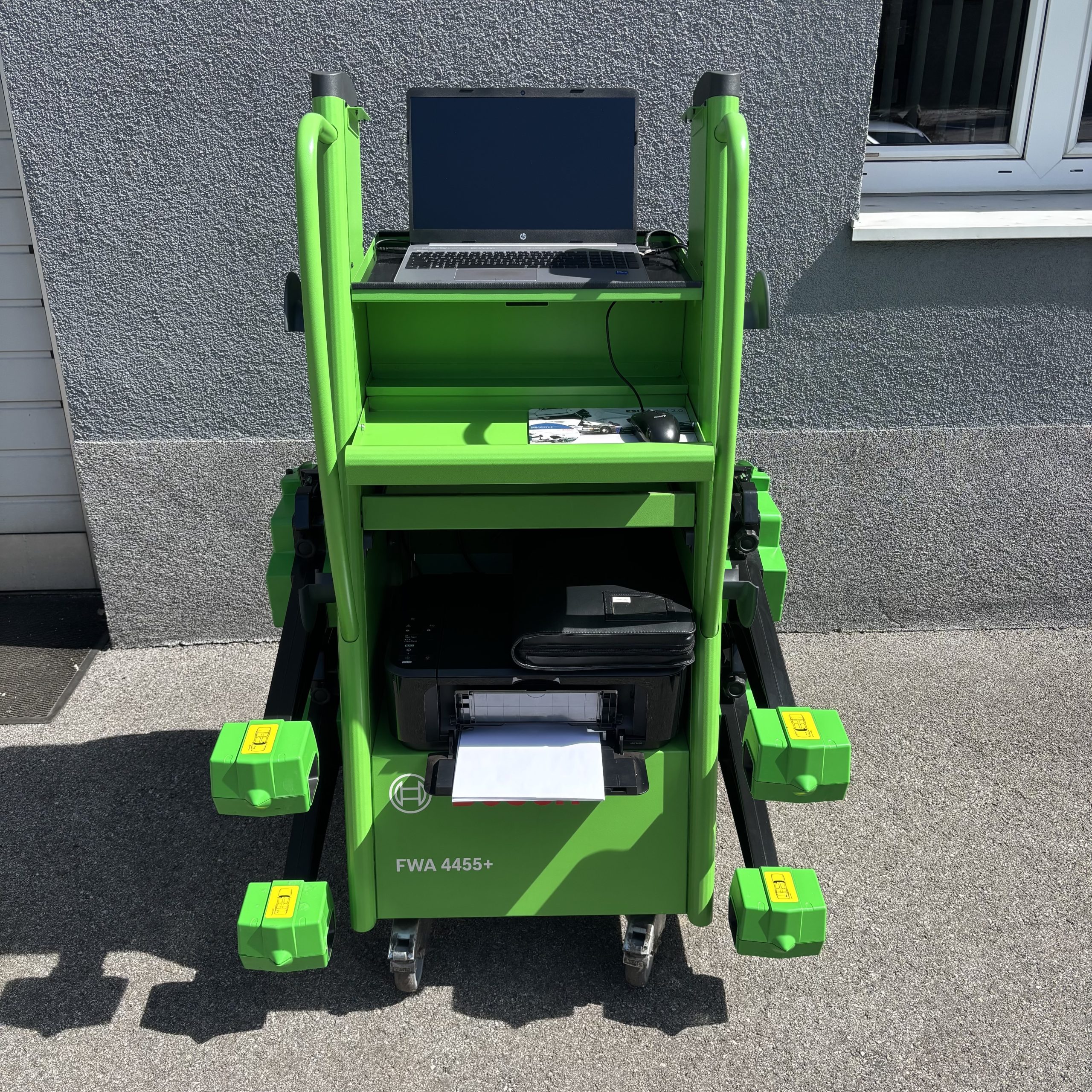 Mehr über den Artikel erfahren Bosch Achsmessgerät FWA 4455+