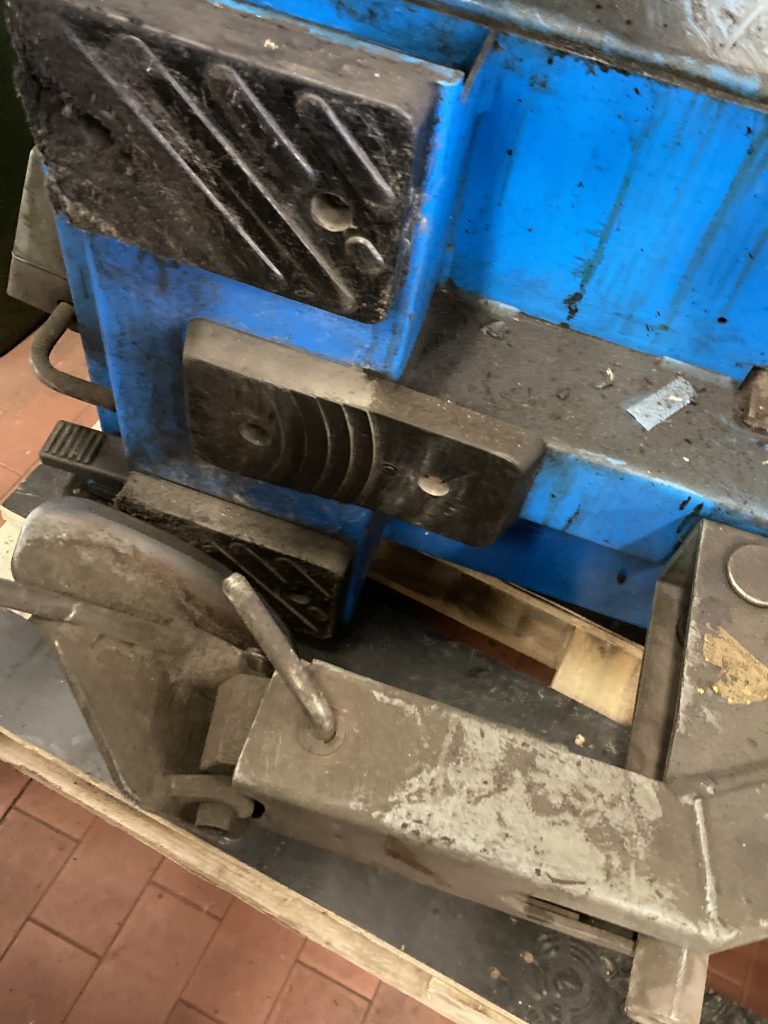 Auto Kastner Hofmann Montiermaschine