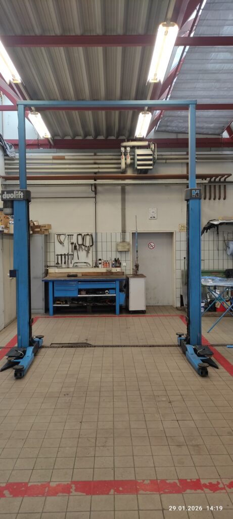 Auto Kastner Gerätenbörse - Säulenhebebühne