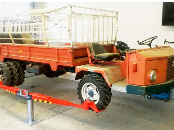 Auto Kastner Reform Muli auf Hebe Bühne - Presse